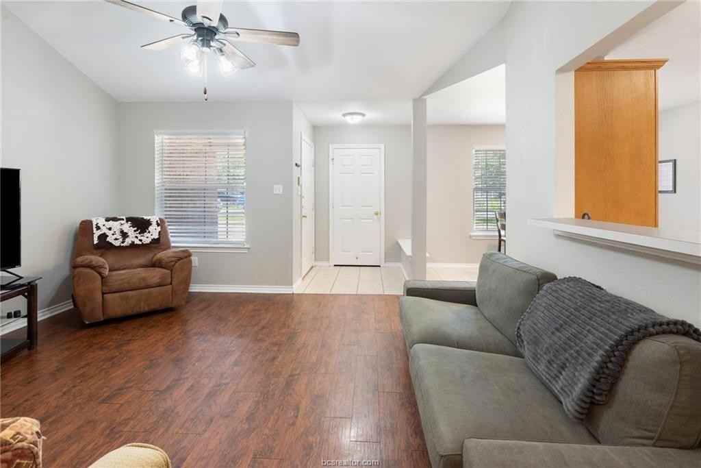 3609 Oldenburg Ct - Photo 5 of 20