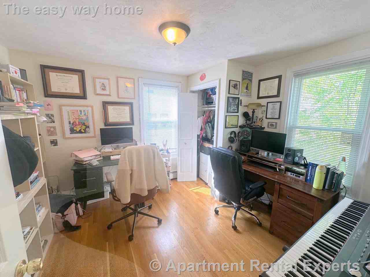 HAMPSHIRE ST #3 - Photo 7 of 14