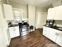 featured image of 4A Weld Ave #3