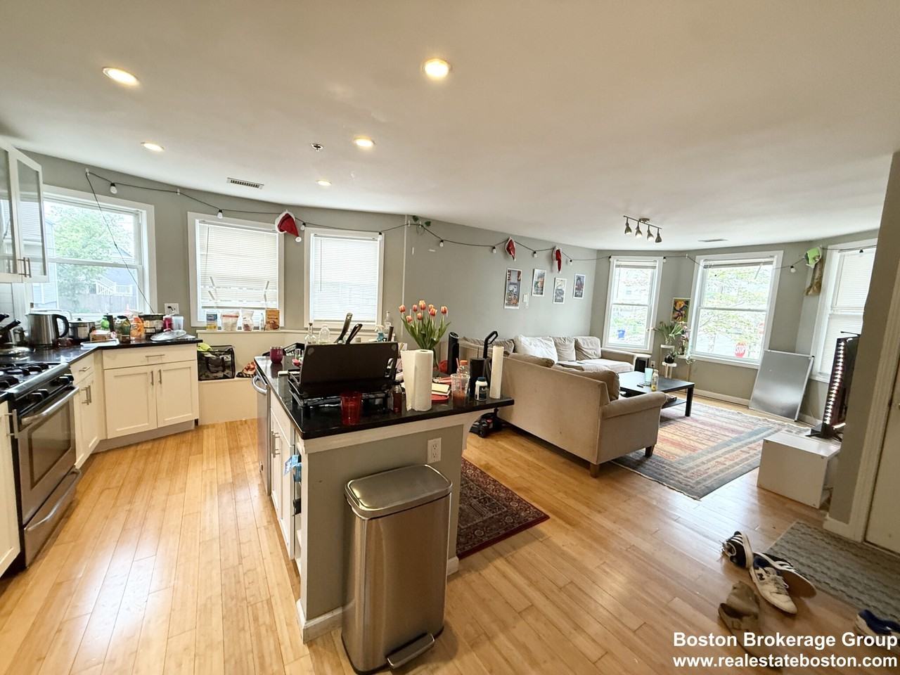 110 Chester St #1ROOM3 - Photo 2 of 11