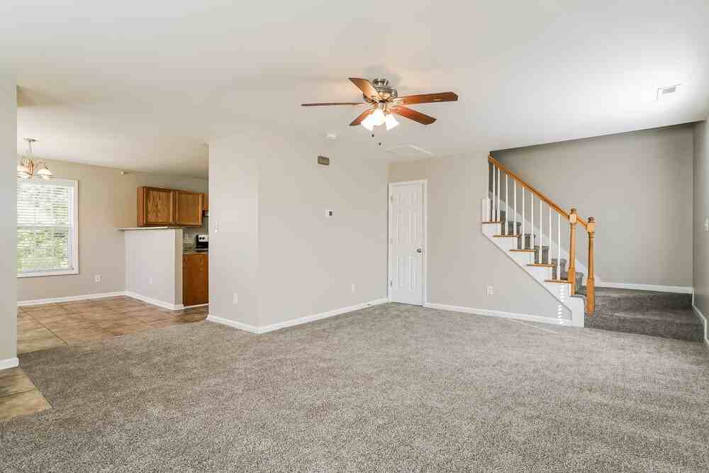 76 Nancy Ct - Photo 4 of 17