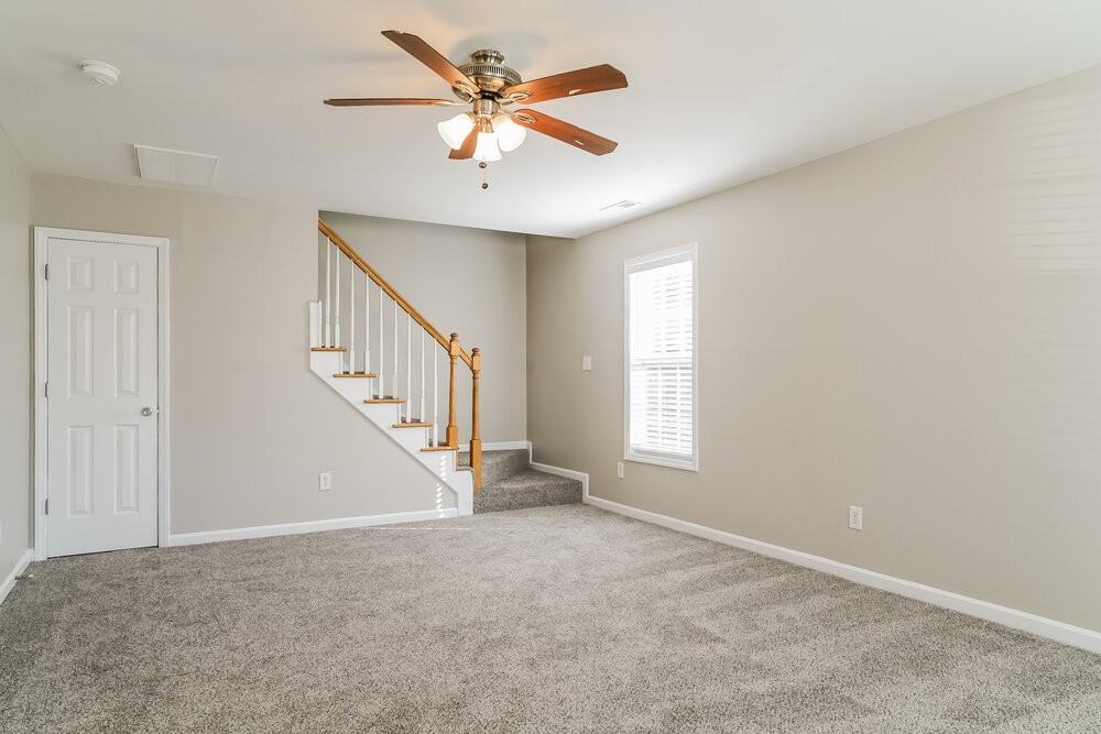 76 Nancy Ct - Photo 6 of 17