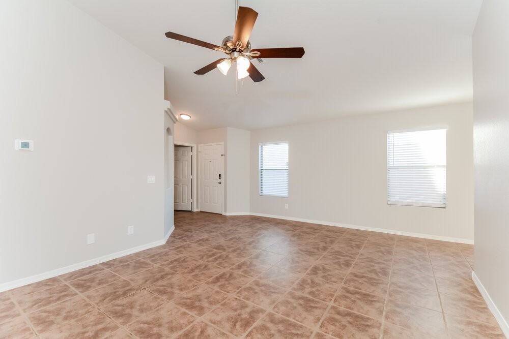 11445 W Phillip Jacob Dr - Photo 3 of 16