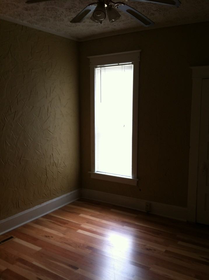 1115 Main St - Photo 3 of 8