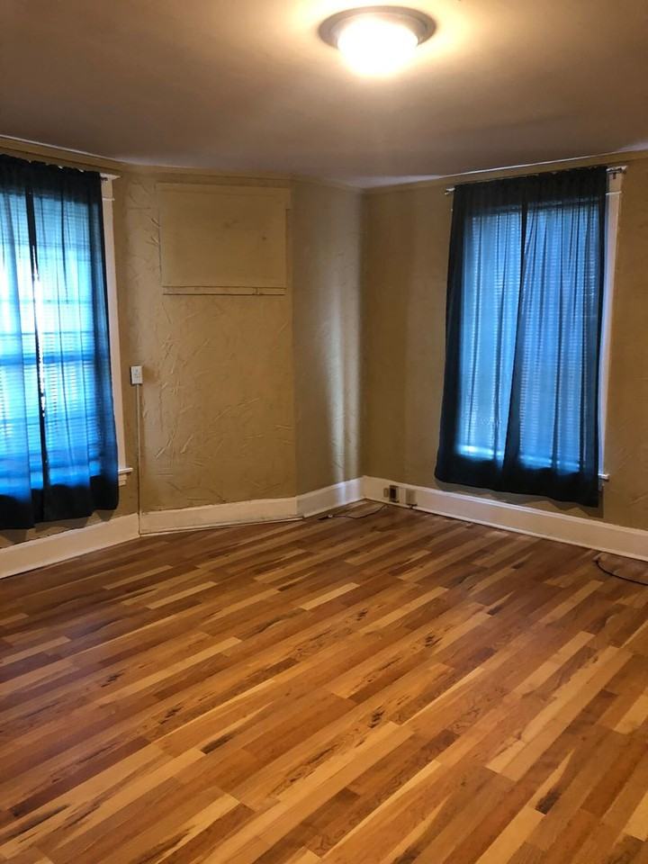 1115 Main St - Photo 5 of 8