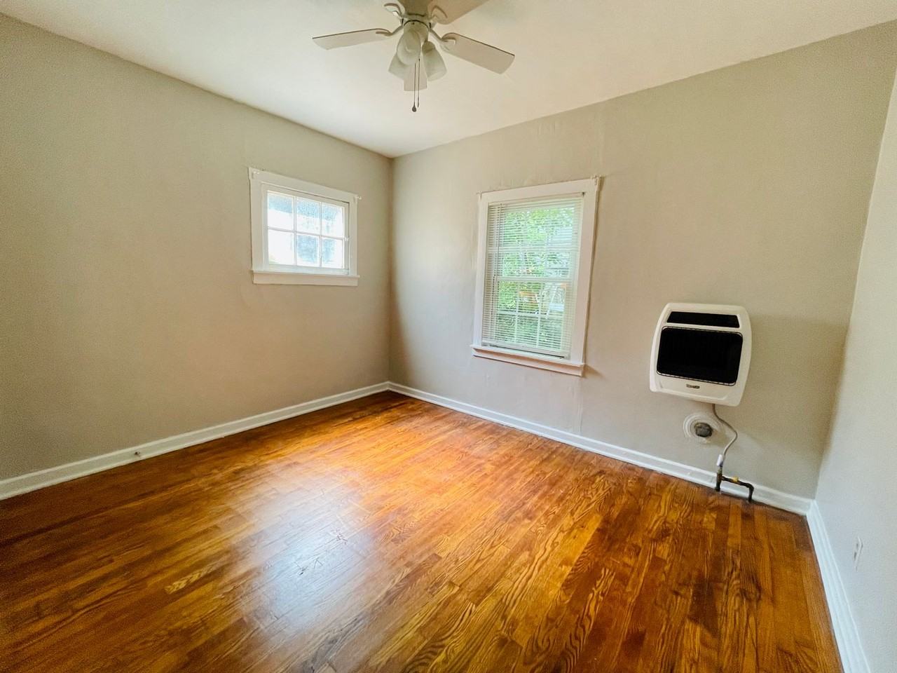 221 W Todd St #2 - Photo 6 of 9