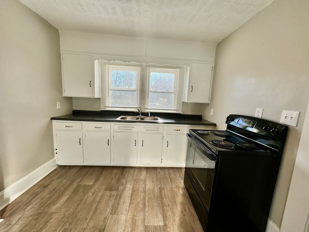 103 Swigert Ave - Photo 7 of 12