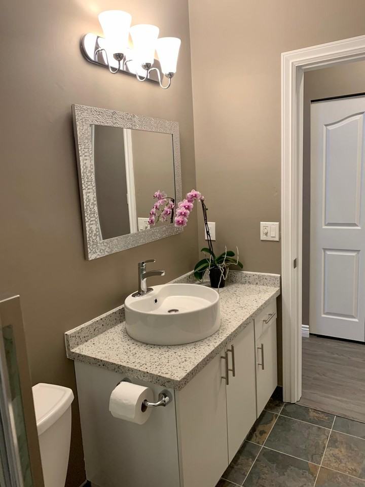 805 Duthie Avenue - Photo 3 of 18