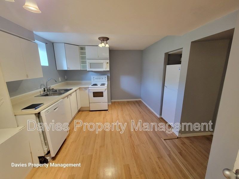 9620 75 St Nw #BS - Photo 6 of 26