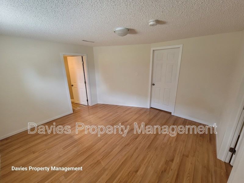9620 75 St Nw #BS - Photo 7 of 26