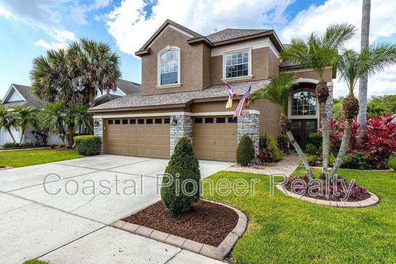 9524 Greenpointe Dr - Photo 2 of 46