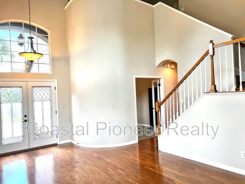 9524 Greenpointe Dr - Photo 4 of 46