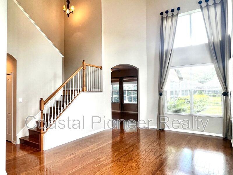 9524 Greenpointe Dr - Photo 5 of 46
