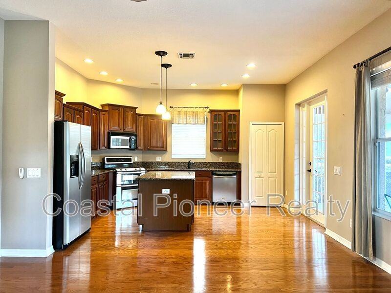 9524 Greenpointe Dr - Photo 6 of 46