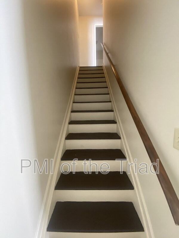 309 Swing Dairy Rd - Photo 5 of 9