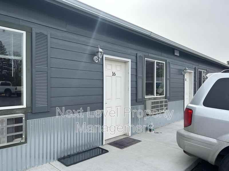 1730 Mountain Gateway Dr - Photo 2 of 11