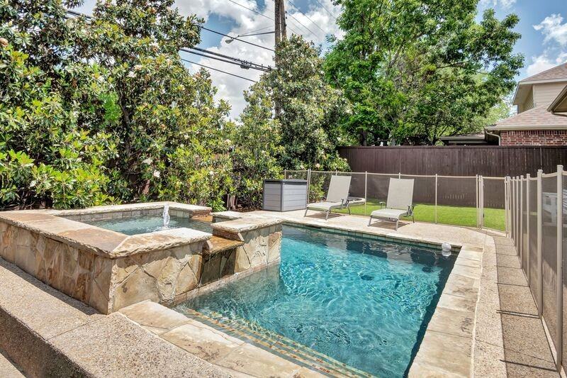 10817 Dixon Branch Dr - Photo 2 of 48