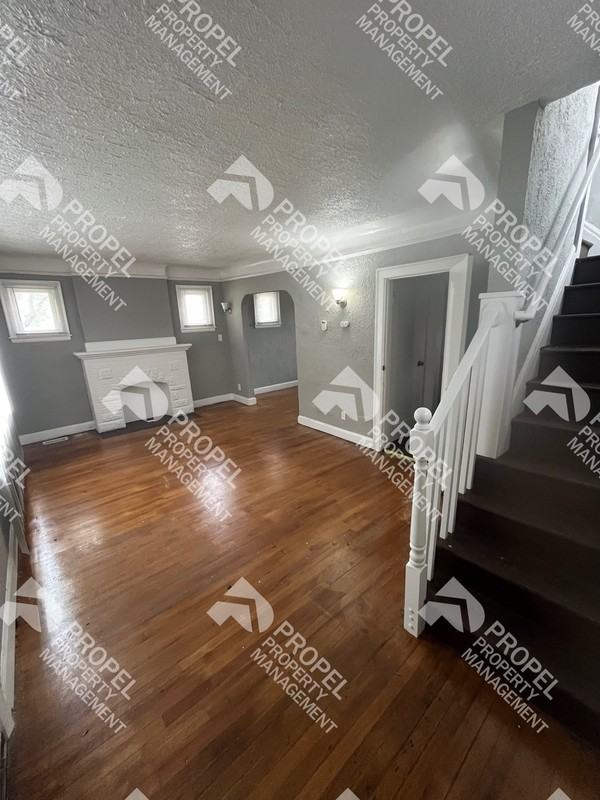 19269 Hawthorne St - Photo 2 of 9