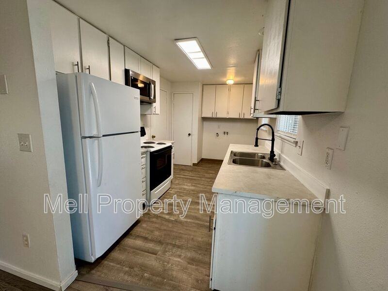 1821 Se Mason St #B - Photo 2 of 12