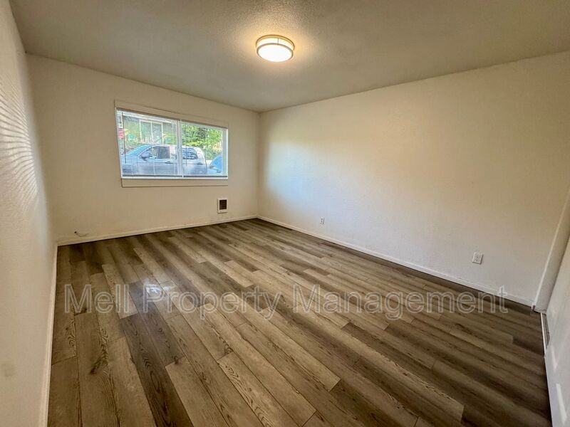 1821 Se Mason St #B - Photo 7 of 12