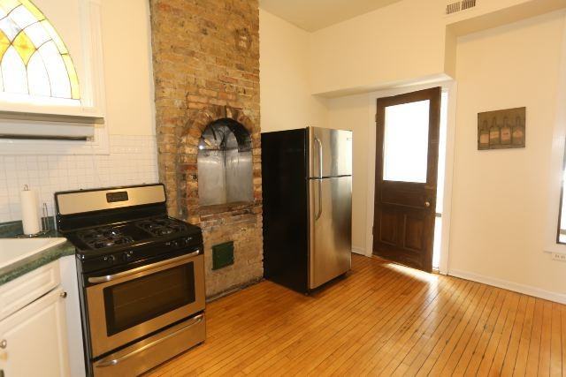 931 W Newport Ave #3 - Photo 4 of 20