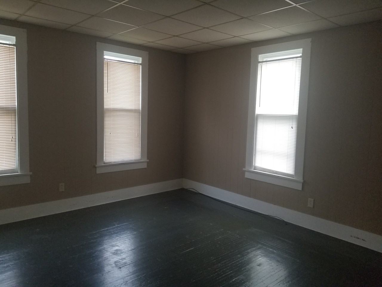 1505 E Main St - Photo 2 of 11