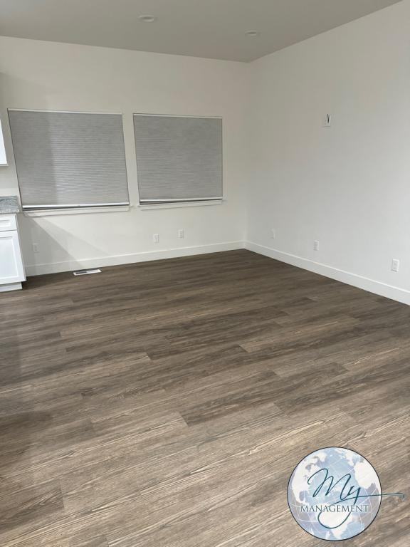917 9th Ave N - Photo 4 of 12