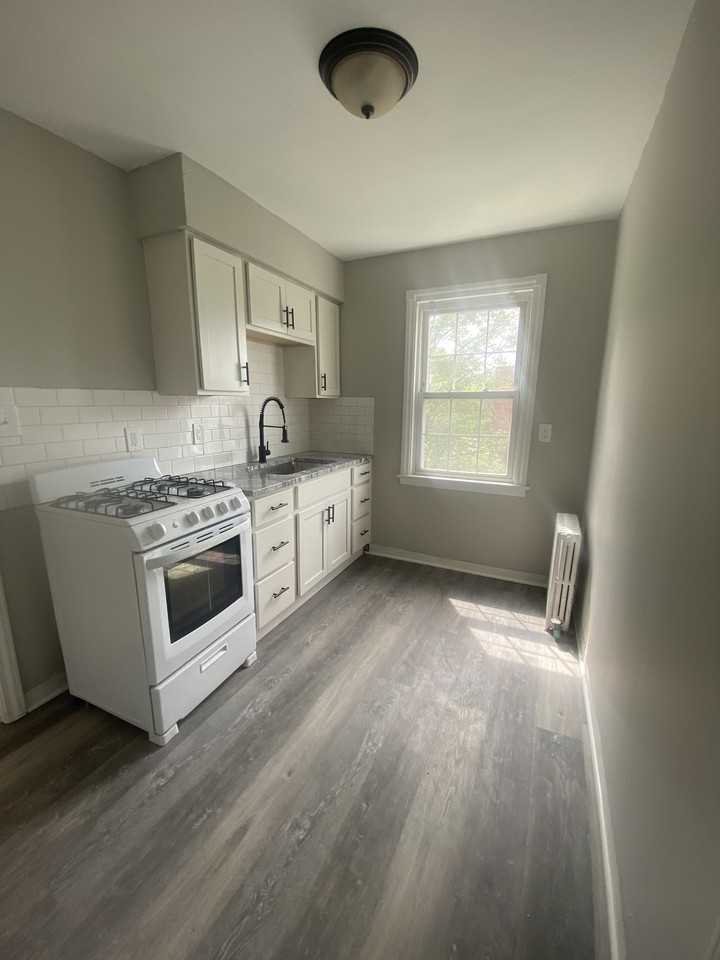 2487 Noble Rd - Photo 2 of 31