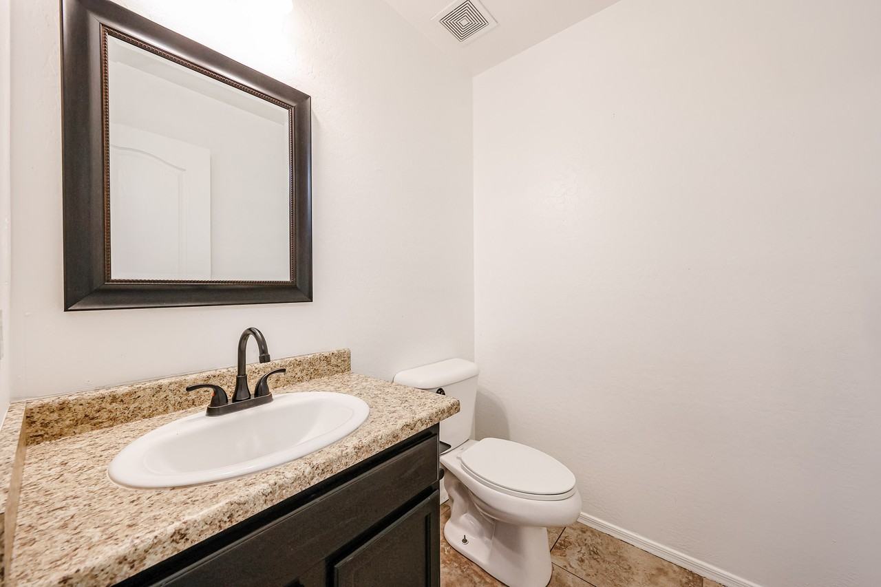 13041 W Mauna Loa Ln - Photo 7 of 34