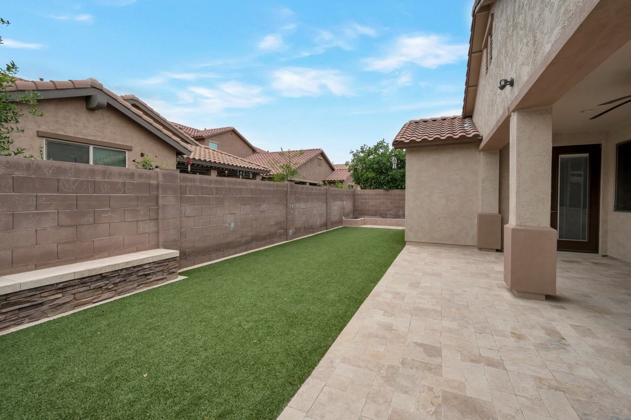 267 E Kaibab Dr - Photo 2 of 15