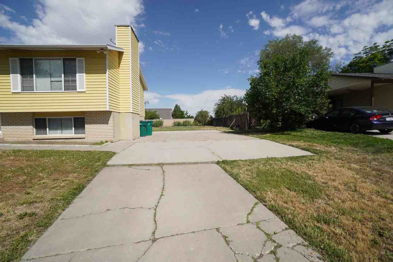 267 E St - Photo 3 of 31