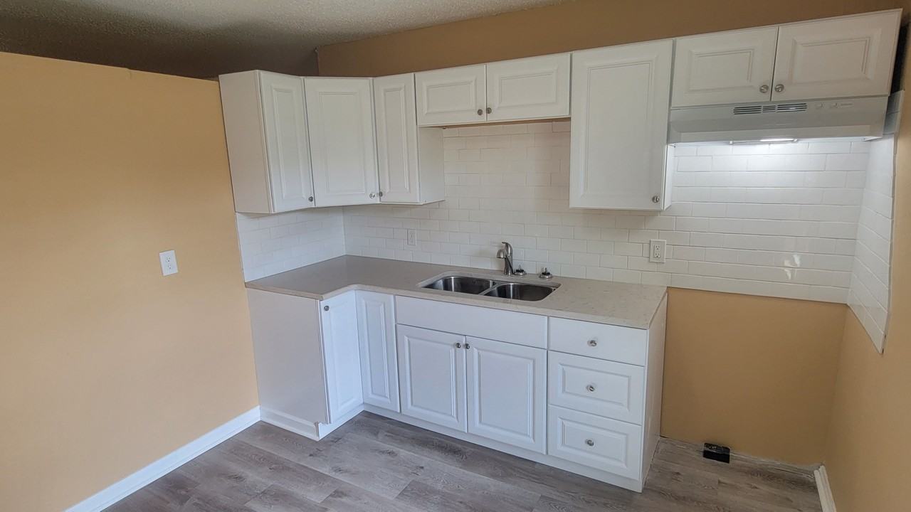 4 Hiland Pl - Photo 2 of 8