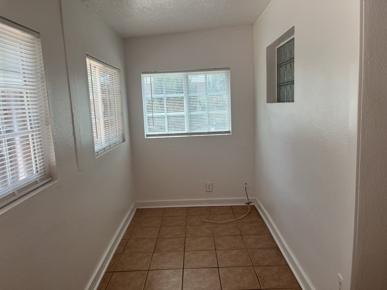 815 Walter St Se - Photo 3 of 14