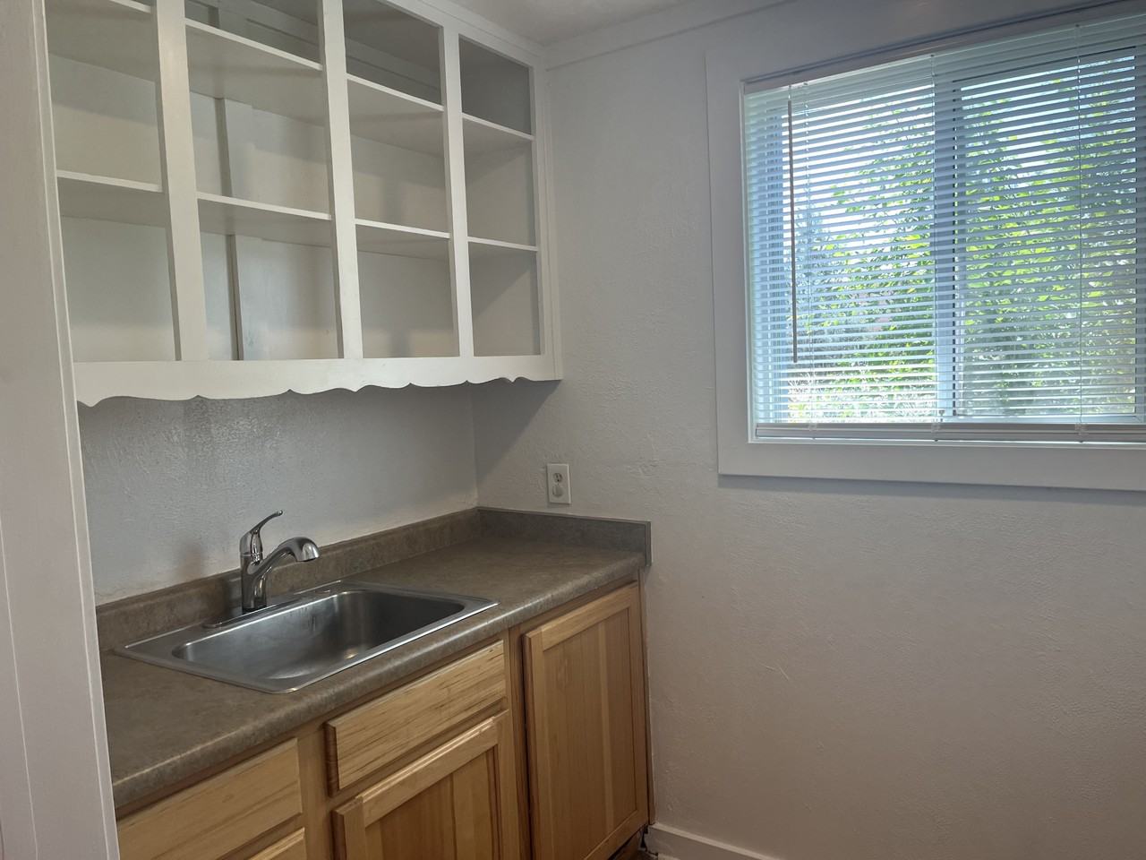 815 Walter St Se - Photo 5 of 14