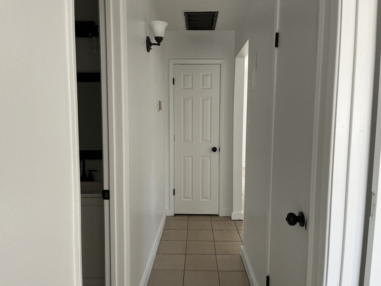 3444 Ross Ave Se - Photo 5 of 34