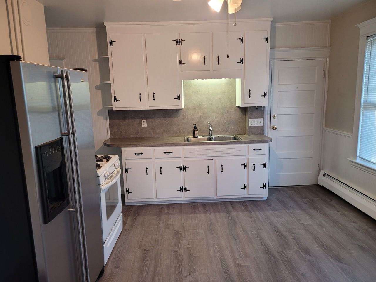 36 Allen St #1stFL - Photo 3 of 16