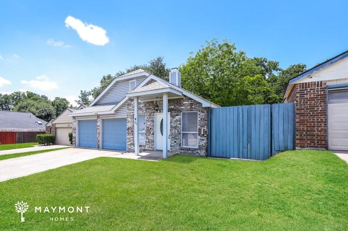 1211 Hilburn Ct - Photo 3 of 4