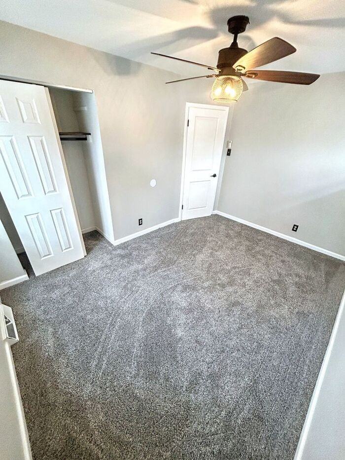 5575 Winchelsea Dr - Photo 3 of 20