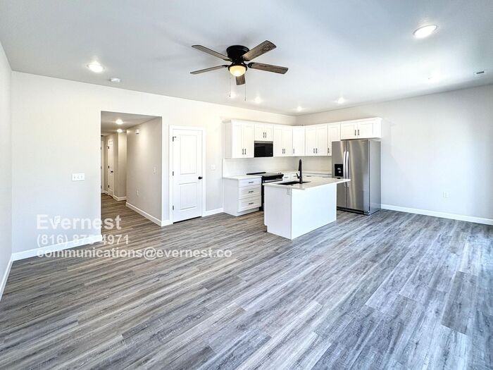 351A Se 70th Rd #A - Photo 2 of 22