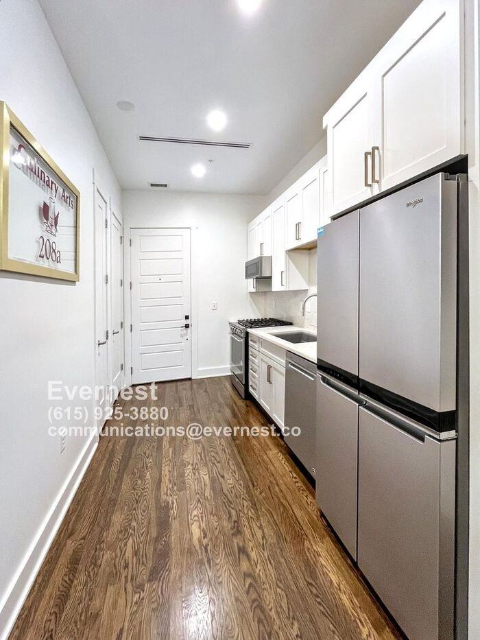 601 Madison St #112 - Photo 2 of 15