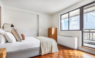 360 W 34th St #TH11 - Photo 1 of 1