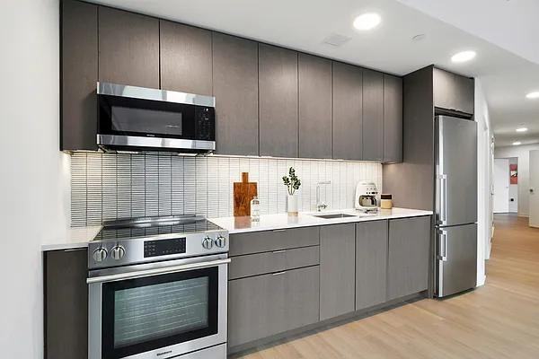 18 6th Ave #5015 - Photo 5 of 20