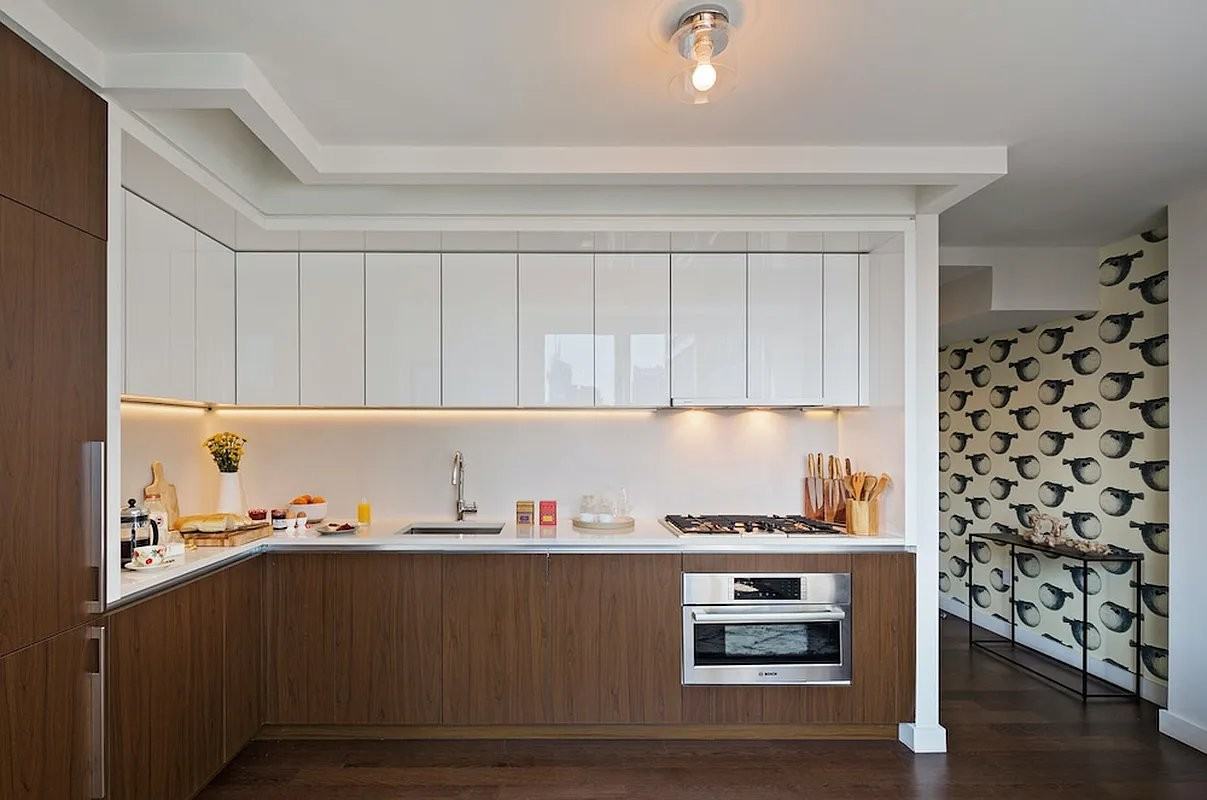 W 42nd St #14R - Photo 3 of 6