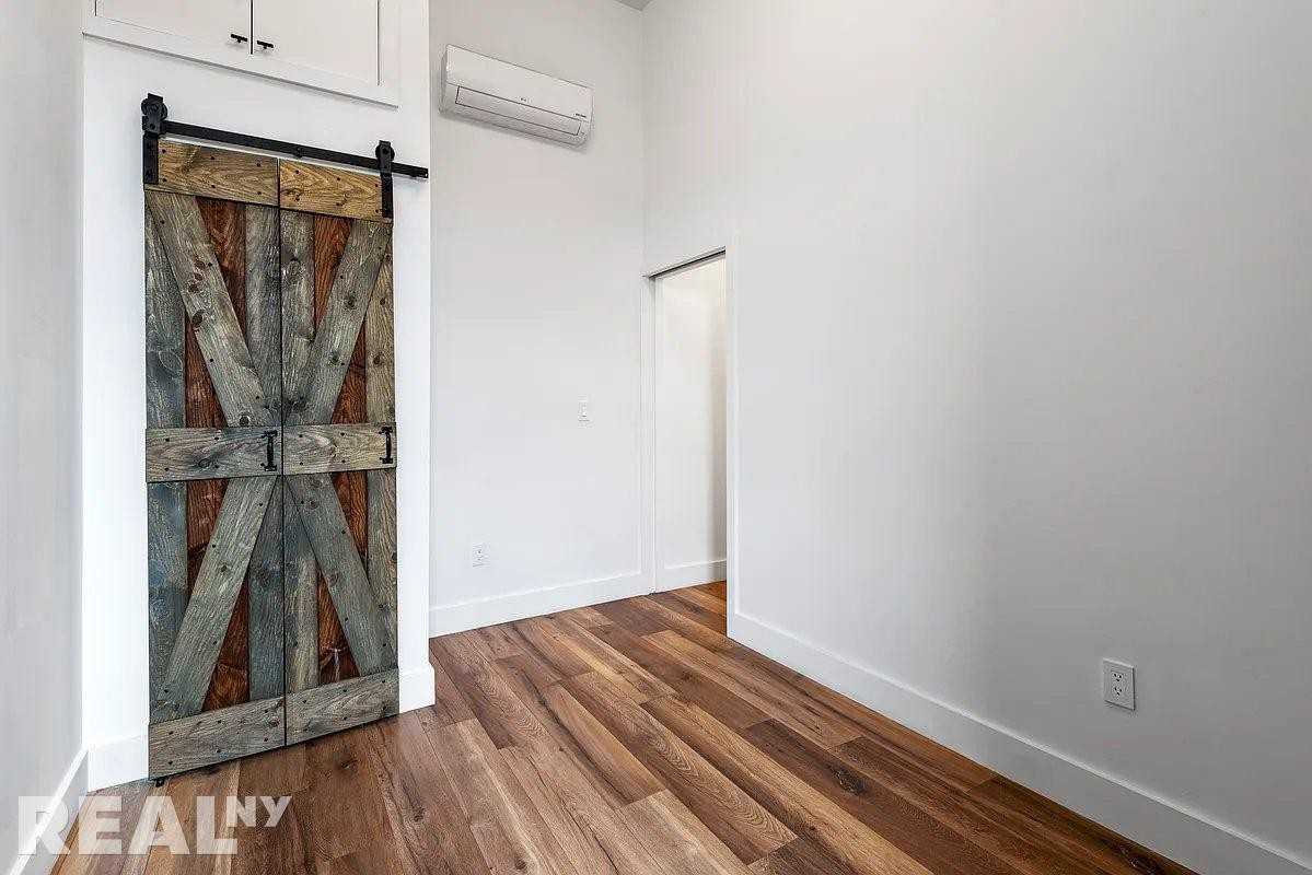 16 Howard Ave #4D - Photo 6 of 14