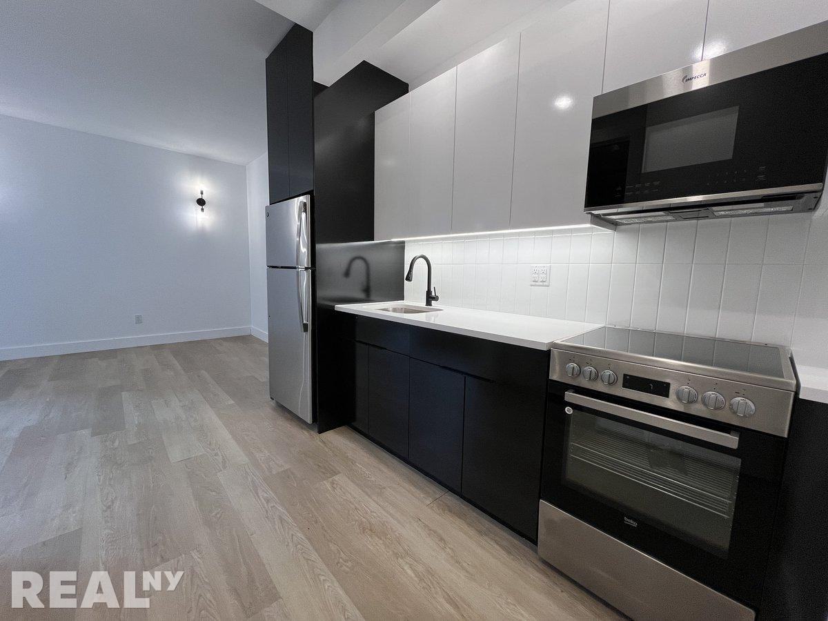 President St #3E - Photo 2 of 16