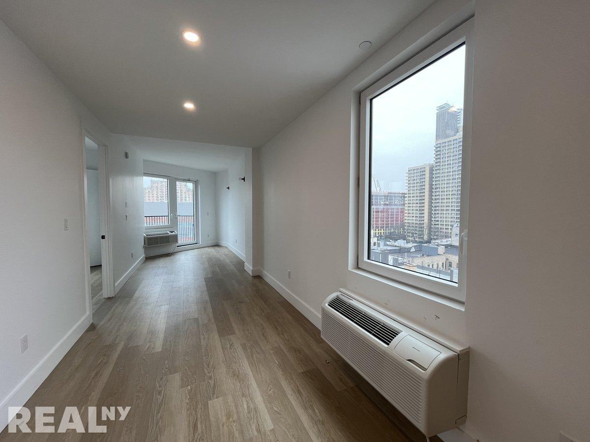 President St #8D - Photo 5 of 19