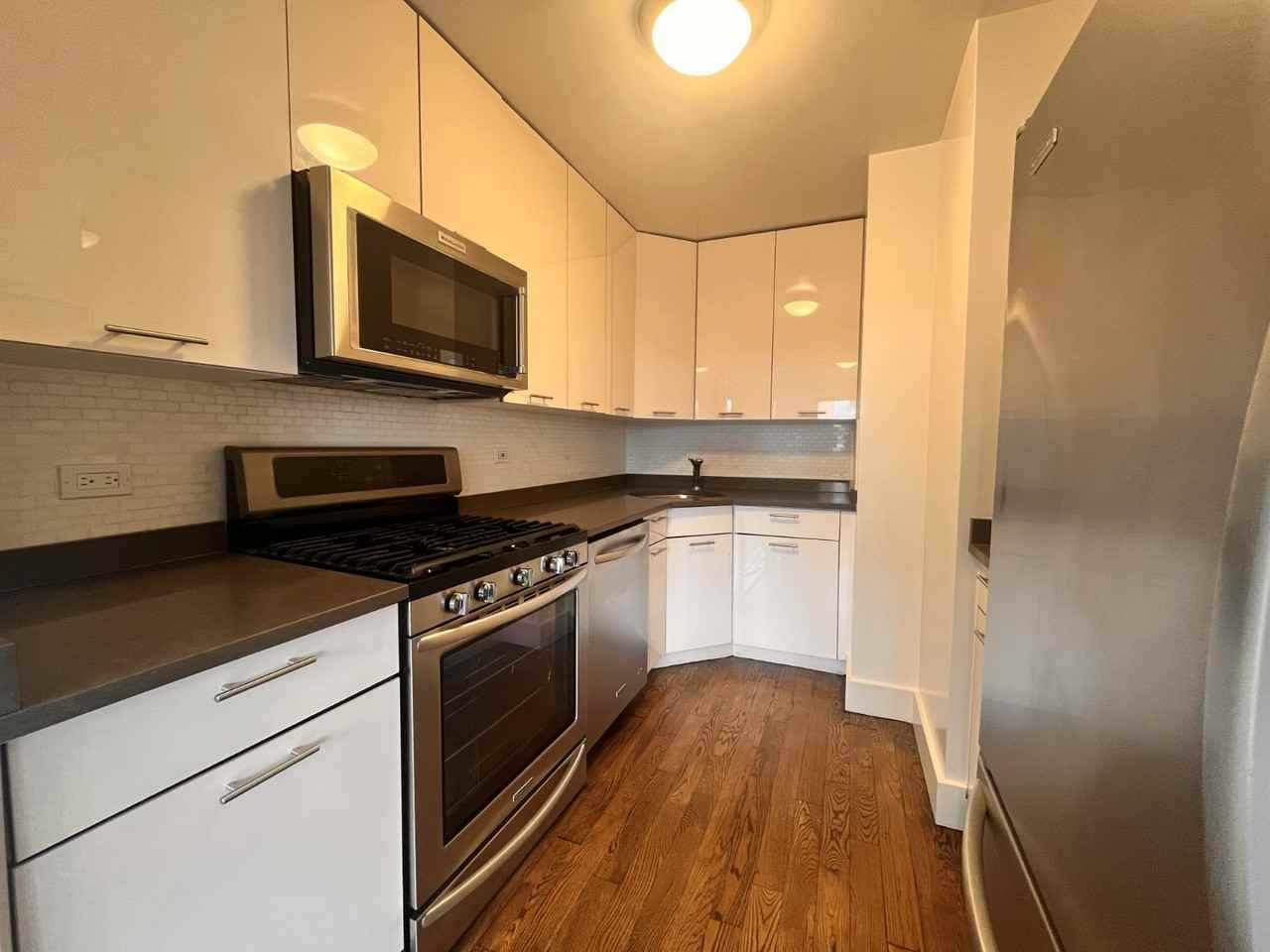 E 63rd St #9K - Photo 2 of 10