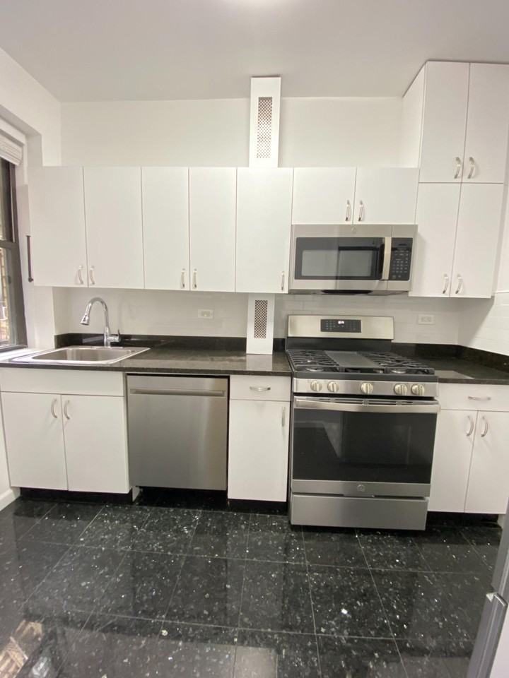 W 12th St #4E - Photo 3 of 4