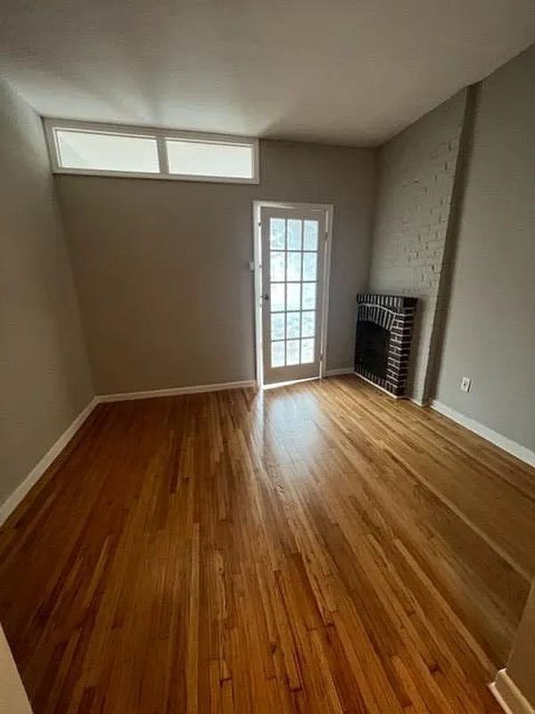 E 26th St #2A - Photo 3 of 5