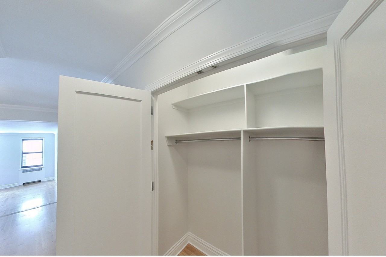 Gramercy Park S #003J - Photo 5 of 9